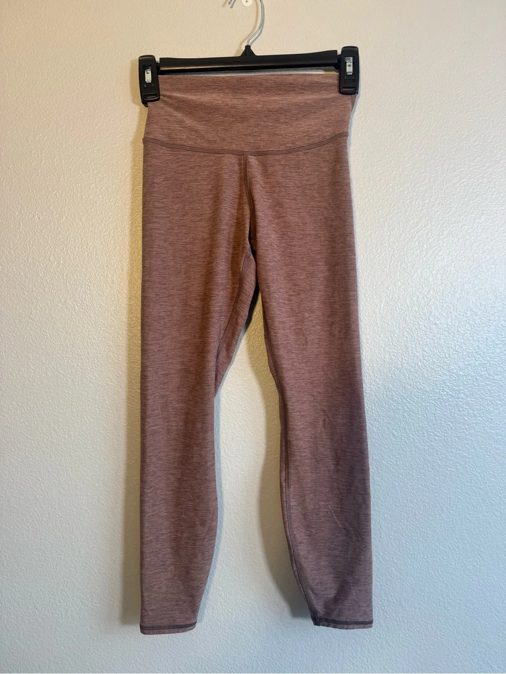 ALO Alosoft High-Waist 7/8 Highlight Legging in Dark Pink Rose Quartz - XS